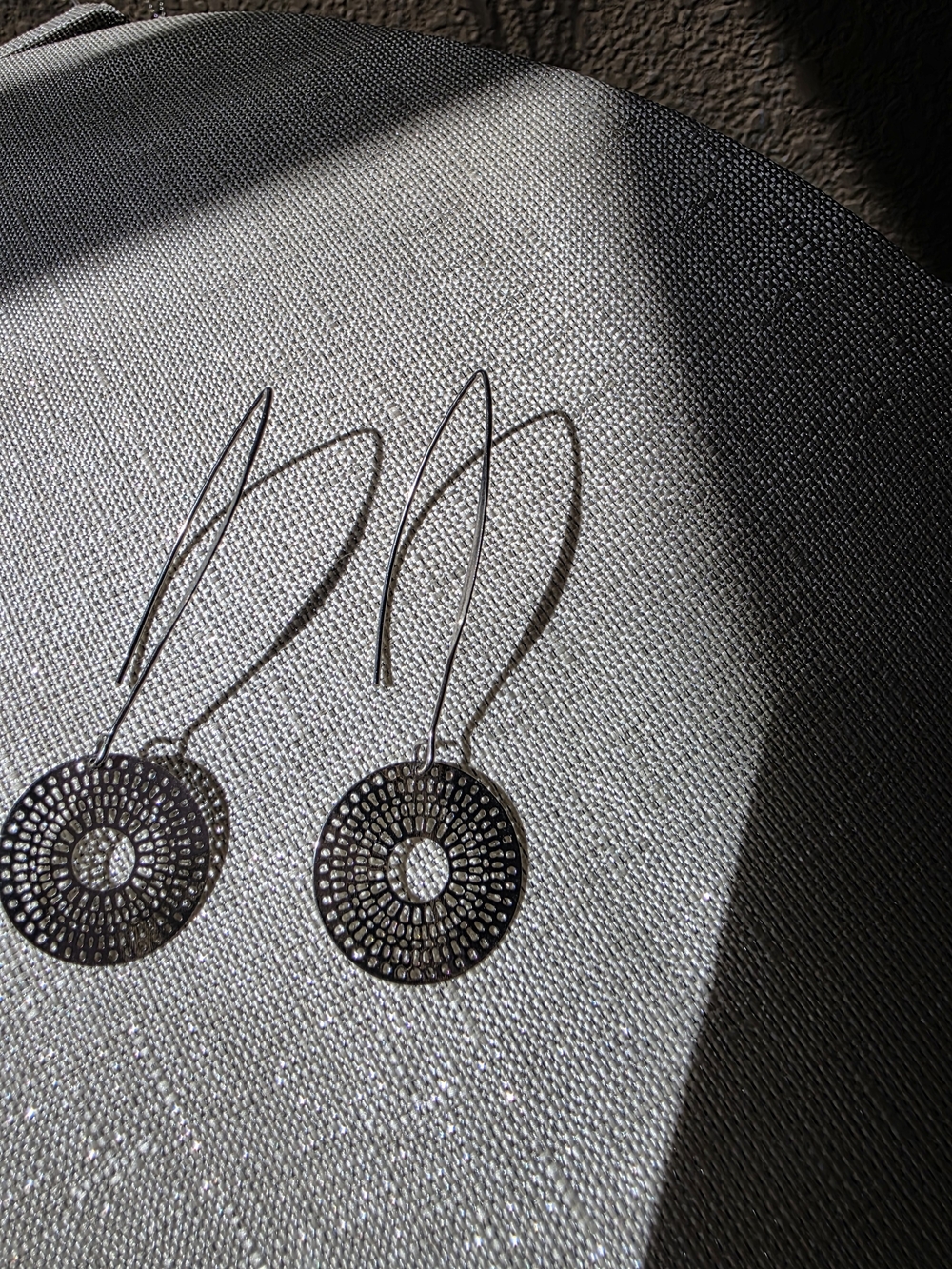 Takobia geometric dangle earrings - Picture 6 of 11